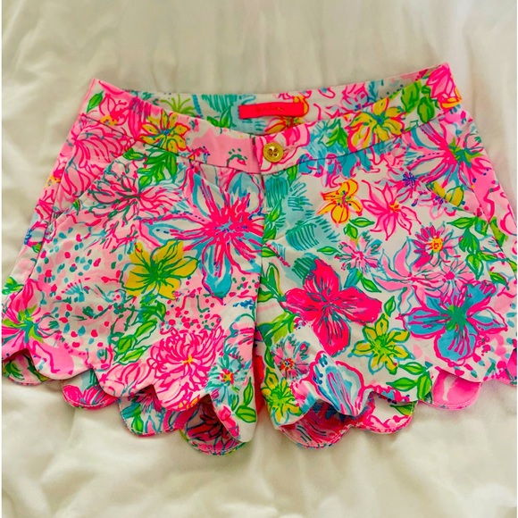 Lilly Pulitzer Pants - EUC Lily Pulitzer Shorts Size 00